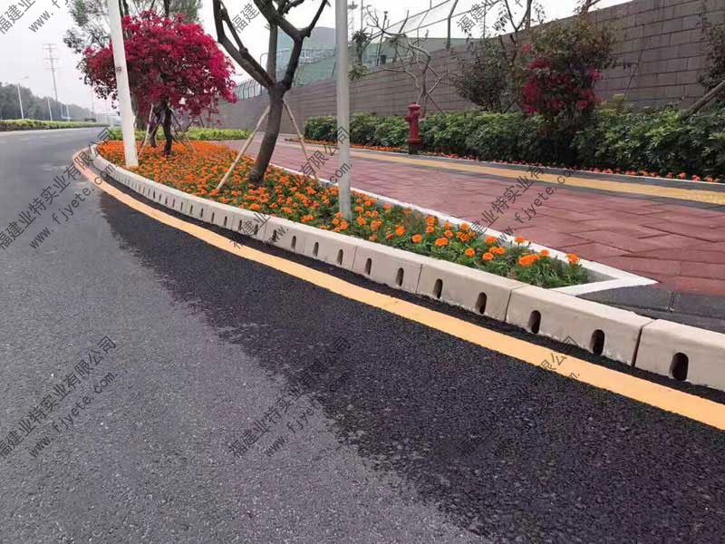 路缘石排水沟案例图